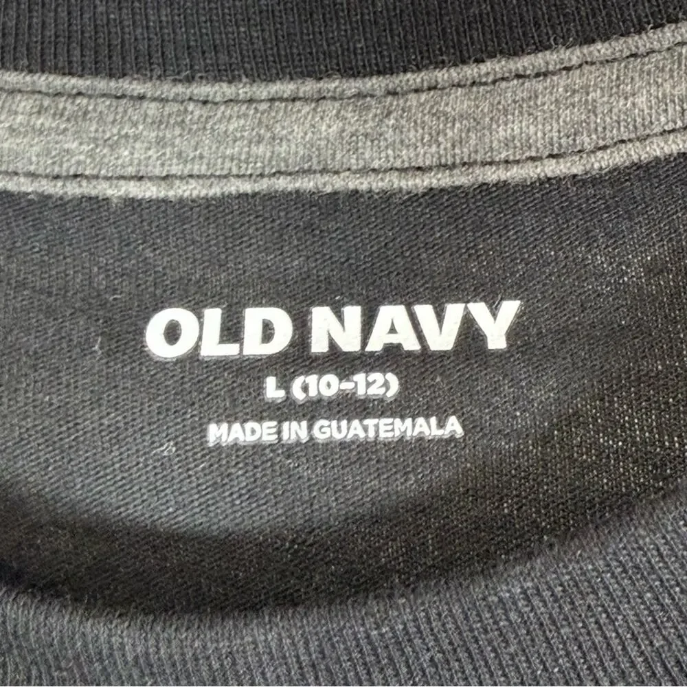 Old Navy, Black Shark Graphic Tee. Size Large Boy. In good used condition!